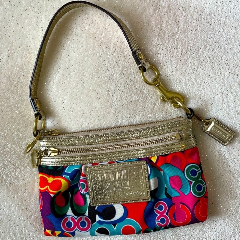 Coach Poppy Pop C Convertible Wristlet/Mini Shoulder Bag